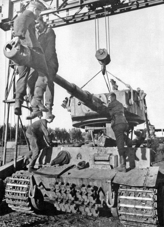 «Тигр» изнутри, достоинства и недостатки глазами его командира на фоне Pz.IV