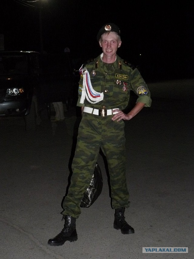 Возвращались в родные края, дембеля...