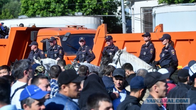 Мирный простест в Швеции против засилья христиан ...
