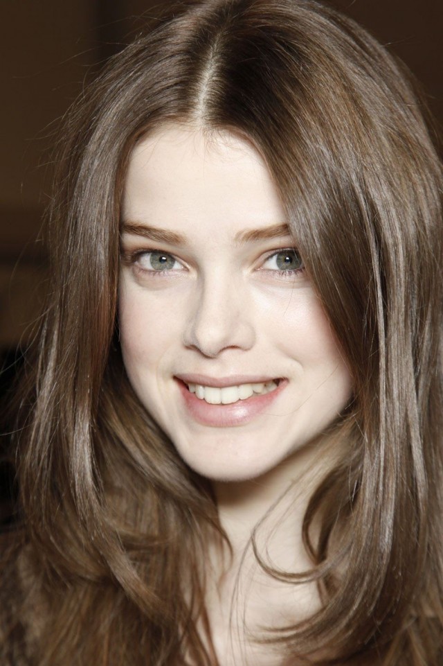 Девушки с обворожительными улыбками