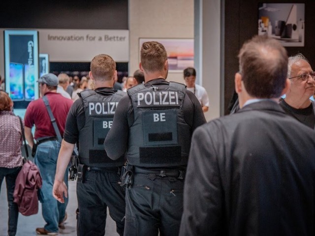 18-летний немец, написавший больше четырех тысяч доносов на земляков, был избит