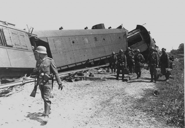 Немцы казнили советского командира: стреляли в голову, кололи штыками. Как он выжил