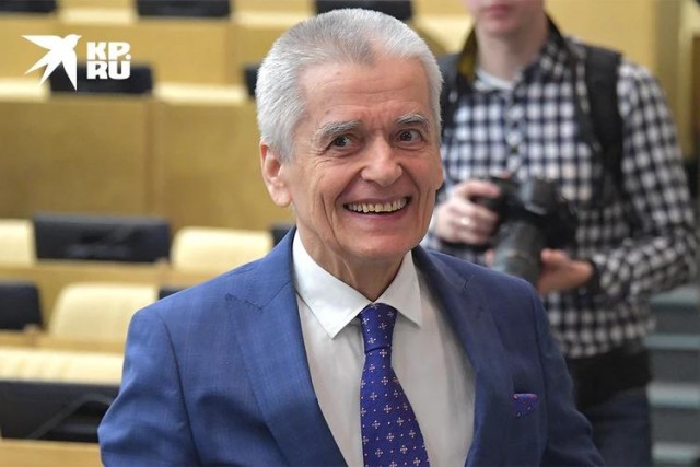 Онищенко предложил россиянам ездить в отпуск с любимой женой, чтобы не подхватить ВИЧ