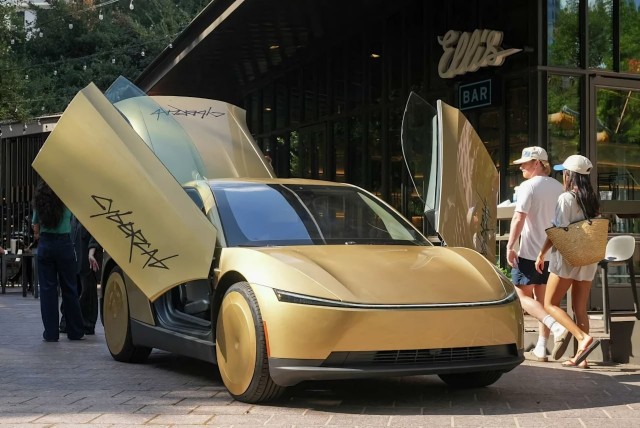 Tesla вывела на дороги Техаса беспилотное такси Cybercab без руля и педалей