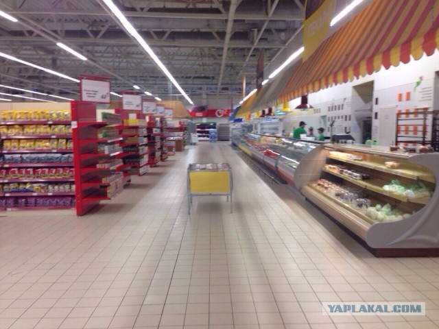 "Пустые" прилавки в Крыму...