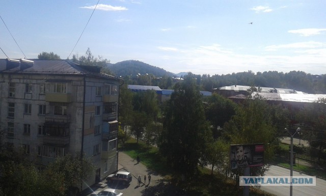Мне нравится смотреть на город из моего окна,