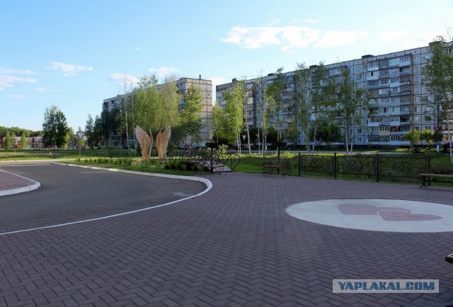 Мне нравится смотреть на город из моего окна,