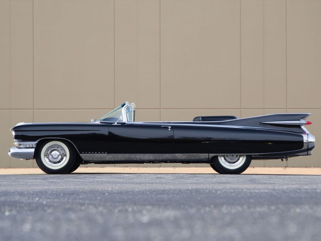 Cadillac. Картинки с аукциона.