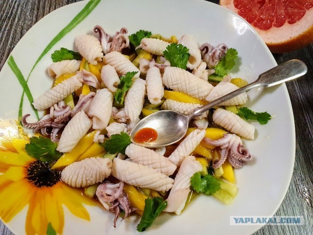 Люблю кальмаров:) и салат из них