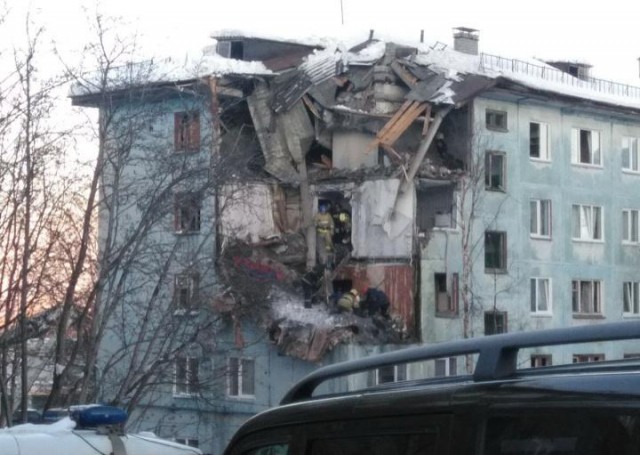 В Воронеже беспилотник врезался в дом