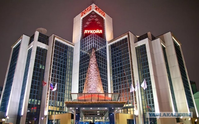 Среднемесячная зарплата у москвичей 130 тыс. руб.