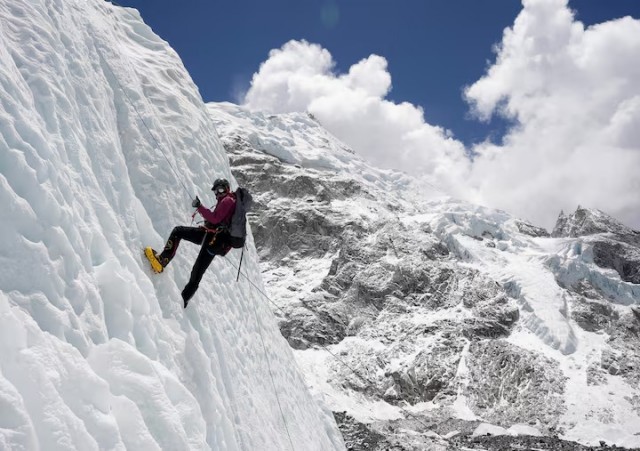 Гид обязан быть зачат непальцем и непалкой