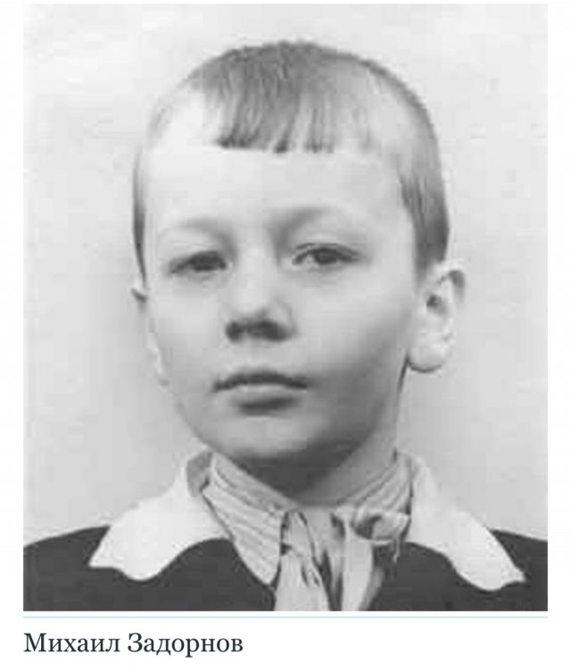 Небольшая фотоподборка известных личностей в детстве и юности