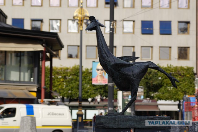 Статуя Арнольда Шварценеггера
