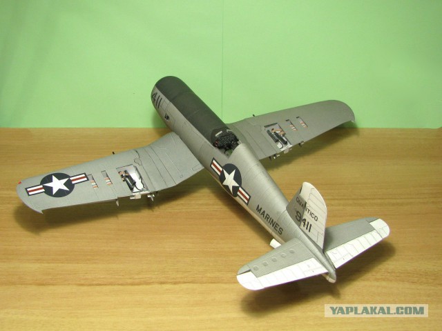 AU-1  Модель самолета из бумаги