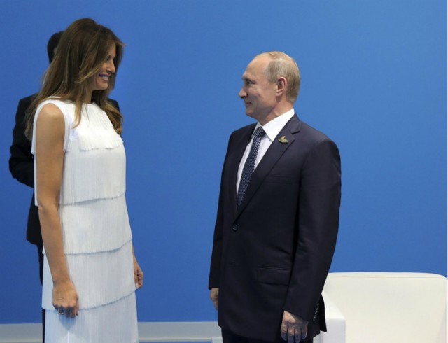 Золото выходит из тени доллара