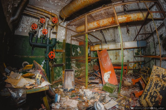 Обычный сарай посреди тундры оказался спуском в оставленный военными «засекреченный» бункер