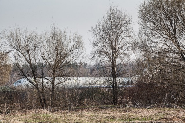 Самолет Брежнева в украинском огороде