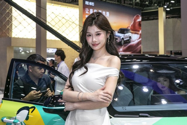Девушки с выставки "Пекинский автосалон 2026"