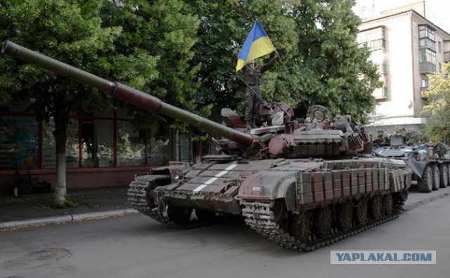 Из-за обострения на Донбассе СНБО может рассмотреть вопрос введения военного положения
