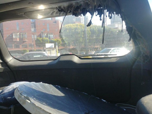 Пожалуй, не нужно было оставлять зеркало в машине на жаре