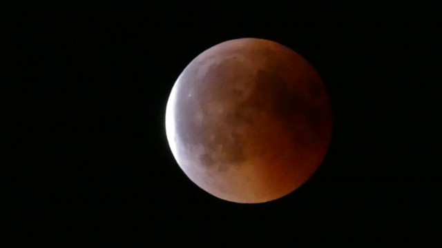 Самое долгое лунное затмение в XXI веке