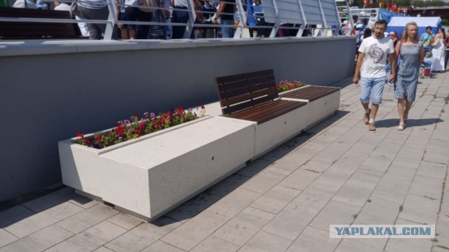 Набережная города Старый Оскол спустя неделю после открытия. Ну, а кто же знал, что дождь пойдёт?