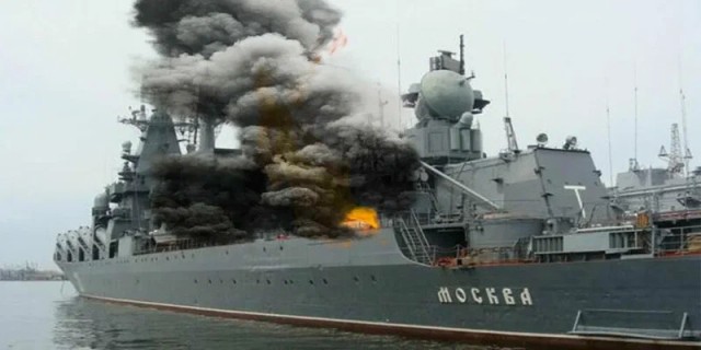 Сообщения о затоплении крейсера "Москва" были преждевременны