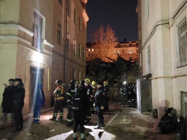 Шестиэтажный дом обрушился в Санкт-Петербурге