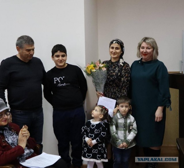 Раздачи квартир продолжаются