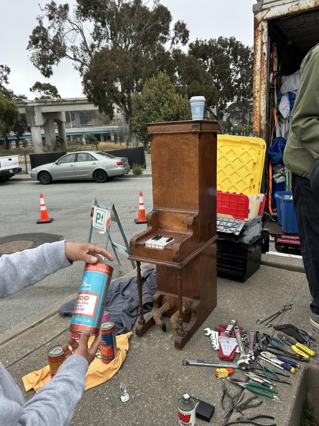 Креатив на грани: 15 фото абсурдных дизайнерских идей со специфическим исполнением