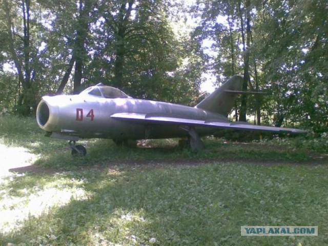 20 самых интересных авиапамятников