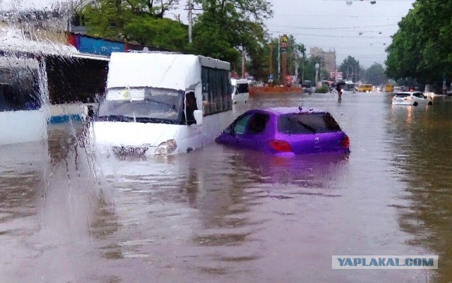 Последствия получасового ливня в Уфе