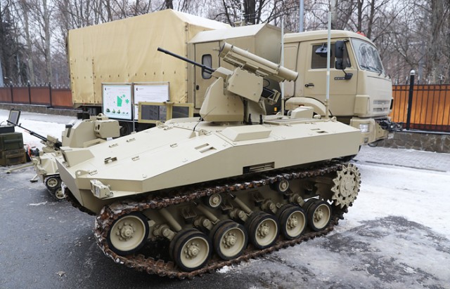 Видео испытаний боевого робота «Нерехта»