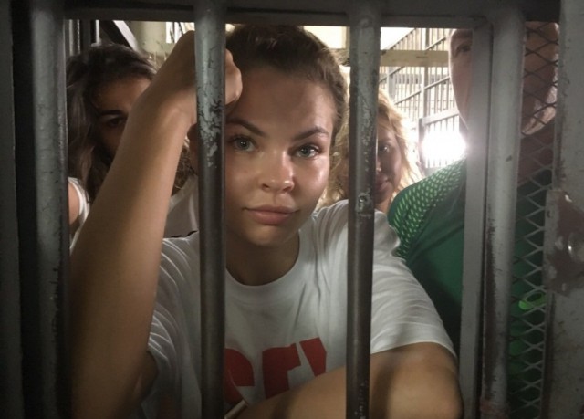 Сначала напиваются в Тайландах, а потом кричат "Спаси меня, матушка Россия"