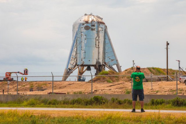 Космический корабль SpaceX загорелся во время запуска