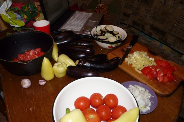 Пятничные посиделки на теплотрассе ©