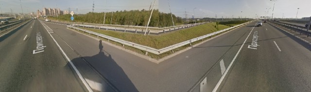Знакомство галантного седовласого господина с очаровательной блондинкой на BMW