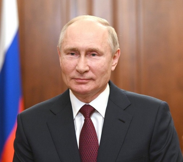 Путин принял участие в испытаниях назальной вакцины от коронавируса