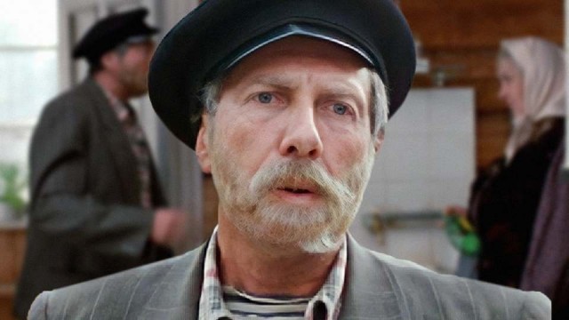 Любовь и голуби. Сцена в море