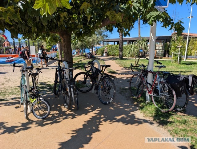 Заплыв летом в море, город Тулон