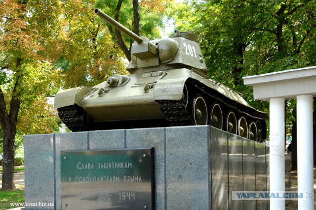 В Крыму захвачены Совмин и Верховная рада, официальных заявлений еще не было