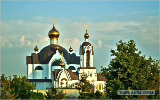 Набережные Челны с высоты и завод КамАЗ.