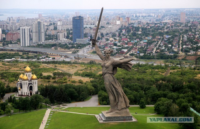 Центробанк предложил пользователям выбрать символы для купюр в 200 и 2000 рублей