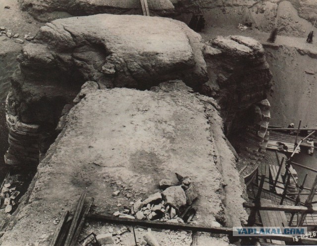 Египетский морок. Строительство колоссов, Сфинкса, пирамид на заре эры фотографий в 19 веке.