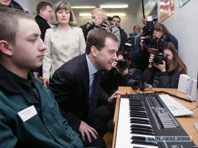 Политический грипп/ Медведев устал