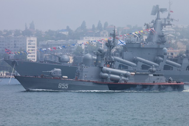 Консула РФ не пускают в порт Бердянска к экипажу арестованного сейнера "Норд" из Керчи.