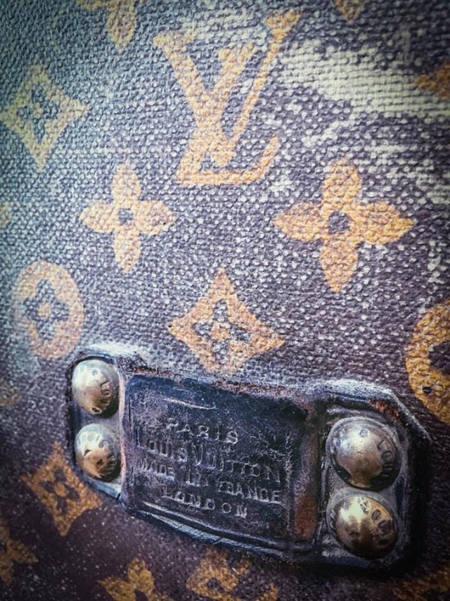 На Украине бабуля хранила зерно в сундуке Louis Vuitton 1880 года