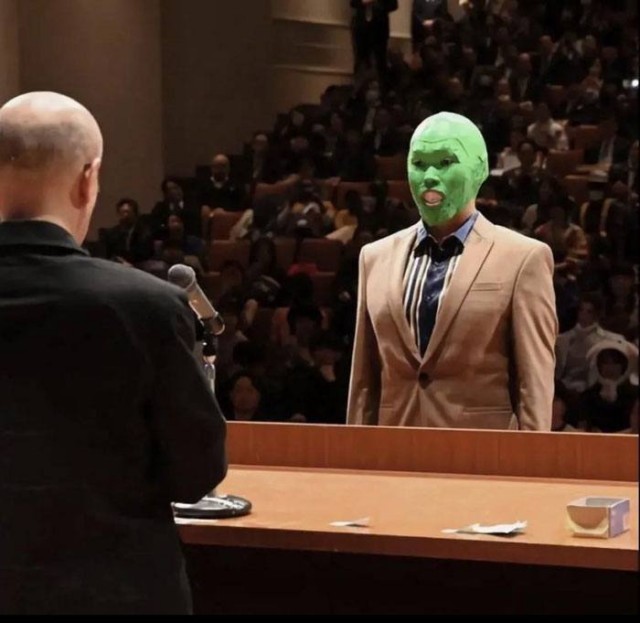 Киотский университет по традиции разрешает студентам надеть на выпускной все, что они захотят