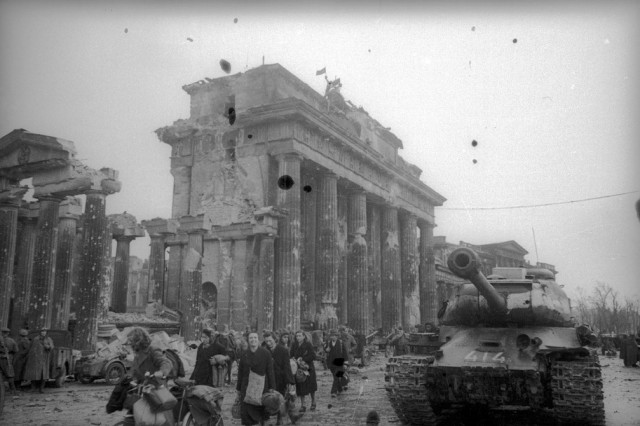 Фотограф Евгений Халдей